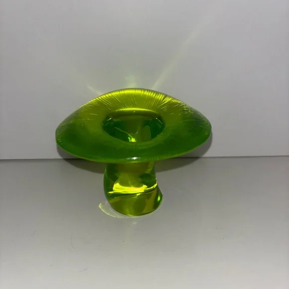 Vintage Mid Century Viking Lime Uranium Glass Mushroom - Picture 3 of 12